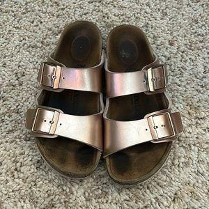 Girls Birkenstocks size 33 (2-2.5)